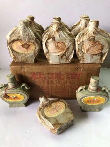 1980年杜康酒80年扁瓶杜康酒52度老鳖瓶双耳杜康一箱12瓶