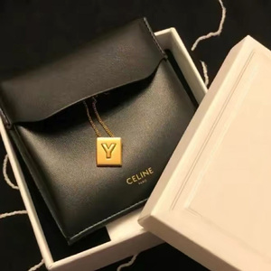 字母项链celine