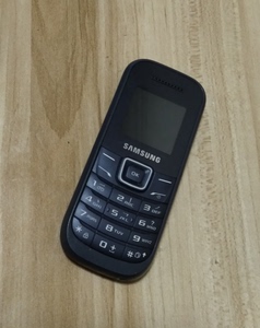 二手Samsung/三星E1202 双卡双待直板无摄像头老人手机