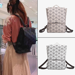 日本新款男女通用几何菱格双肩包时尚潮流学生书包大容量格子背包