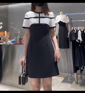 卡路约翰品牌女装新款夏季黑白相间修身气质高雅短袖连衣裙