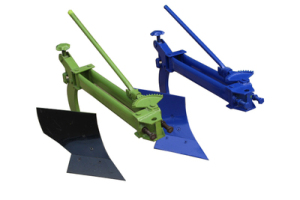 手扶拖拉机配套农机具 单面犁 单铧犁 铧式耕地翻土松土翻转犁