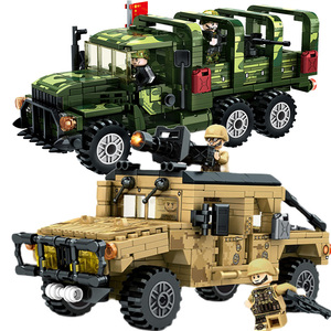 中国武装军事积木东风越野运兵车老式重型运输车战术货车拼装玩具
