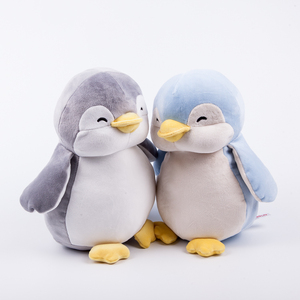 国内代购名创优品miniso8寸坐姿企鹅毛绒公仔玩具