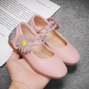 7岁女孩鞋公主春秋