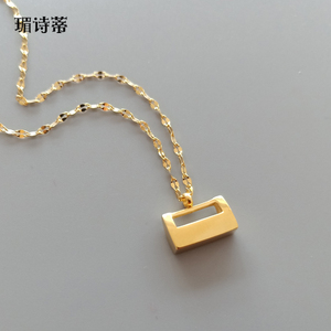 周大福焕美洗澡不用摘 实心小金锁吊坠项链同心锁钛钢镀18k金色女