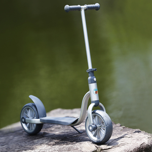 ins宝宝加宽滑板车铝合金2-6岁滑轮后轮脚刹两轮滑滑车儿童溜溜车