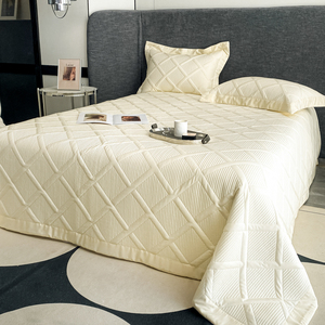 轻奢高端天丝床盖白色多功能加厚床单夹棉四季通用盖毯绗缝床罩