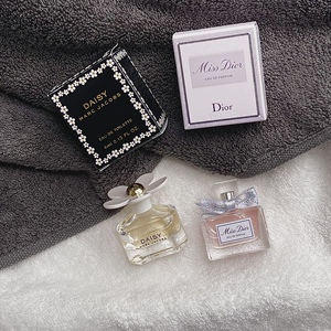 甜美少女marc jacobs daisy小雏菊香水4ml无喷/dior迪奥小姐 宿星