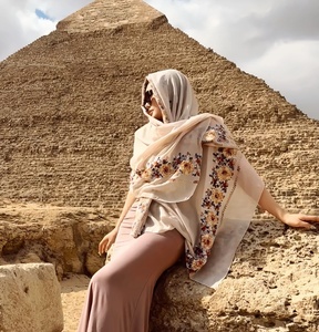 埃及迪拜沙漠旅游防晒披肩民族风红色刺绣丝巾女夏季海边棉麻围巾