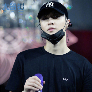 张艺兴明星同款夏季lay字母短袖t恤女男街头设计感小众宽松上衣服