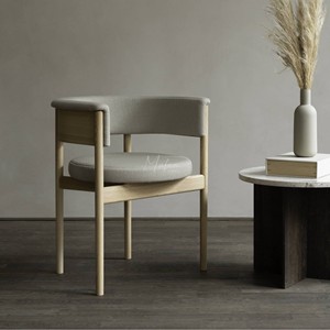 北欧实木现代中式餐椅设计师洽谈休闲椅扶手靠背单人椅子酒店书椅