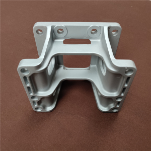 适用陕汽德龙x3000x5000m3000s尿素箱固定连接支架铝合金汽车配件