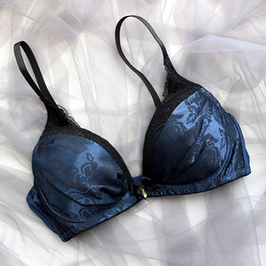 人气深v领聚拢文胸外贸日本深蓝色黑蕾丝内衣打底b1363 c6