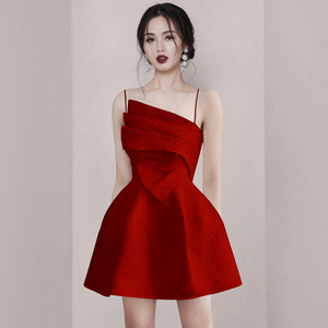 红色小礼服短裙设计感小众法式高级感气质名媛生日宴会连衣裙女