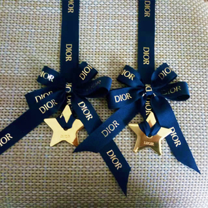 星星迪奥幸运星车挂扩香石金属五角星网红精品挂饰抖音小红书丝带