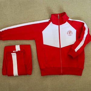 中小学生校服红白