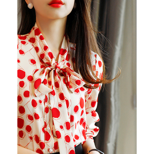 JOLIMENT红色波点衬衫女设计感小众2024春新款蝴蝶结系带雪纺上衣