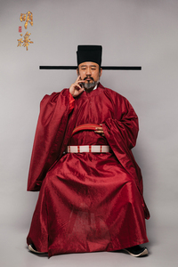 00萦萤淘宝汉服出租【明襗服饰】宋制红色圆领袍 男装宋公服官服