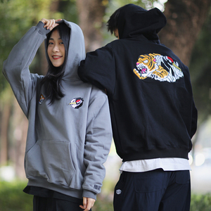 xh55 2020 autumn/winter /复古刺绣系列 虎鹤双形卫衣