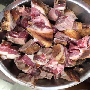 勤劳婆媳 湖北宜昌长阳农家烟熏腊猪脚 猪腿 蹄子 腊蹄子烧洗剁好