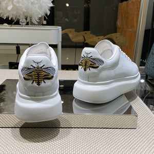 高品质秋季麦昆小白鞋真皮厚底增高鞋刺绣小蜜蜂涂鸦百搭松糕鞋潮