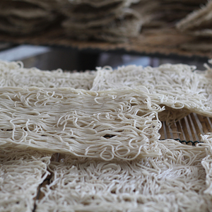 湖北阳新折子粉洋港沙地手工臭折粉农家大米发酵土扎粗干米粉特产