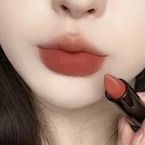 日杂风显白杏仁奶茶色口红持久不沾杯不掉色学生小众唇膏磁吸壳子