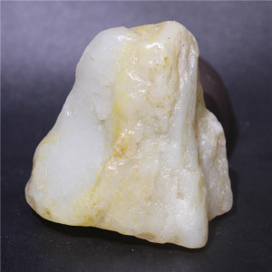 新疆和田玉籽料原石真皮毛料