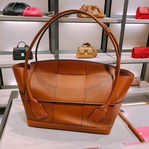 bv葆蝶家bottega veneta新品女士arco托特手袋单肩斜挎包腋下包