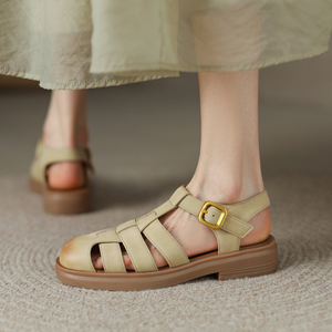 森女文艺复古包头凉鞋女夏季真皮手工编织镂空平底低跟粗跟罗马鞋