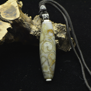 法螺天珠 一代天珠 西藏法螺天珠 天然海螺化石 极品收藏古韵白