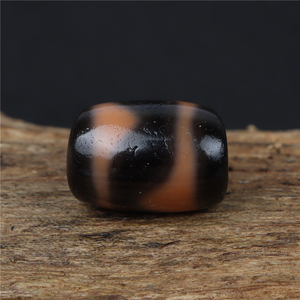 特价藏传精品台湾一代少见红肉油润玛瑙虎牙天珠西藏天然玛瑙天珠