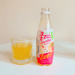 韩国进口东远水蜜桃/菠萝乳酸菌味碳酸饮料340ml水果味瓶装汽水