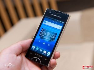 Sony  Ericsson/索尼爱立信ST18i智能音乐手机