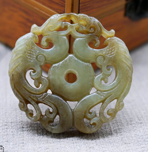 和田玉吊坠糖黄玉俏色浴火凤凰牌玉佩女款天然玉石镂空双凤坠挂件