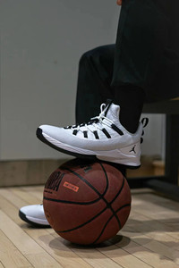 jordan ultra fly 2 low 男巴特勒二代气垫实战篮球鞋 ah8110-100