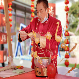 上海吹糖人艺人捏糖人表演春节庙会幼儿园迎新节目糖画捏面人皮影