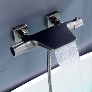 简易恒温淋浴智能花洒混水阀三联黑白灰色瀑布温控浴缸水龙头