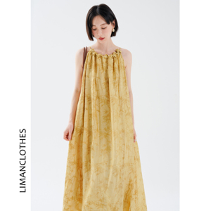 2024夏季设计感大裙摆无袖挂脖黄色印花连衣裙女新中式国风吊带裙