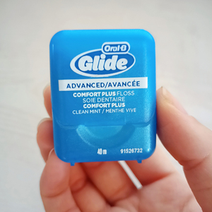 现货加拿大原装oral-b欧乐b glide薄荷味牙线glide扁线40米一盒装