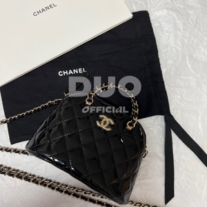 chanel/香奈儿23ss春夏系列漆皮贝壳包手提链条包