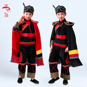 儿童凉山彝族服装彝男传统少数民族服饰男童火把节表演服羌族披风