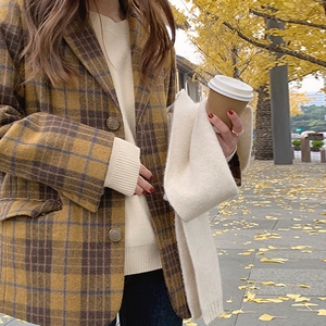 沉浸式穿搭2021年新款女装初秋英伦风格子西装外套炸街上衣小西服