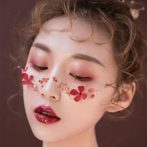 80平歌自营店淘宝网红同款脸部贴花化妆干花贴脸饰品花瓣妆容拍照