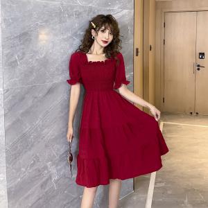 2024夏季新款法式复古赫本风小红裙修身显瘦高腰惊艳红色连衣裙子
