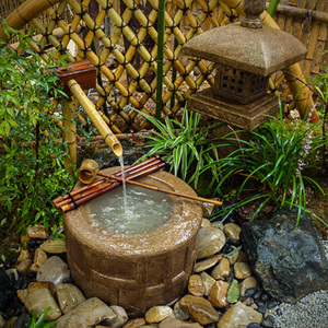 日式景观庭院流水石钵