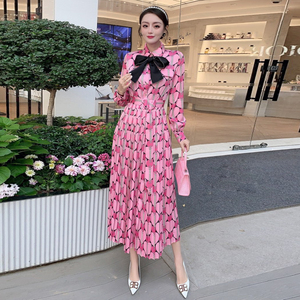 zeroyk高级感连衣裙洋气减龄蝴蝶结衬衣裙大牌气质印花百褶长裙女