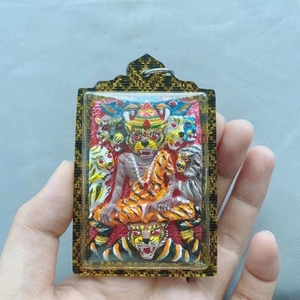 泰国佛牌收藏品 阿赞帝虎头鲁士吊牌