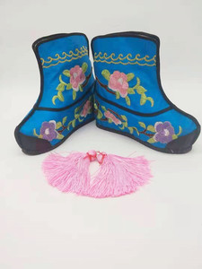 00卖戏装淘宝戏剧戏曲古风鞋子 京剧越剧女平底绣花彩快 武旦靴